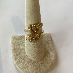 Gold plated leaves ring with crystals